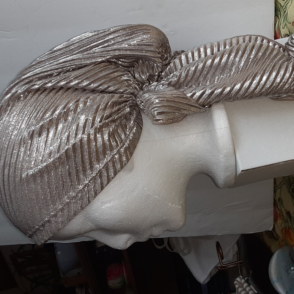 Turban Plus Bella Scarf OS Shimmery stretchy fabric elastic adjustable very chic